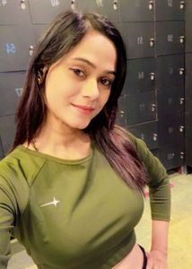 Green Cropped Long Sleeve Top