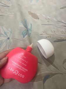 DOT &amp; KEY Strawberry Dew Tinted Sunscreen