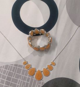 Neck Piece With Bracelet