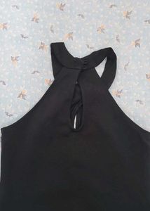 Black Twist Front Crop Top