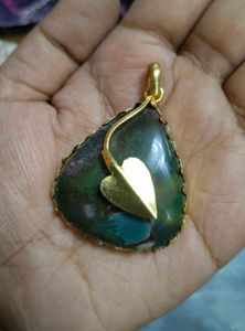 Vintage Stone &amp; Gold Tone Leaf Pendant