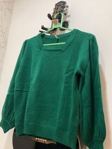 Winterter top From Iscenery (Price dropped)