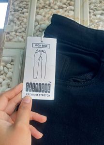 New with tag Black High-Rise Skinny Jeans