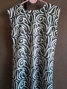 Monochrome Abstract Print Kurti