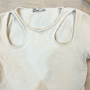 🤍Zara Ribbed Cutout Top