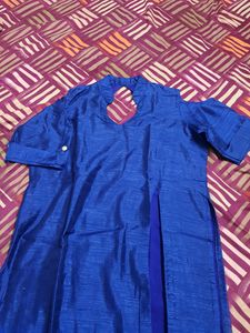 Amazing side slit suit with cold shoulder sleeves size L,xl