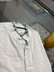 “Men’s White Tshirt With Colar