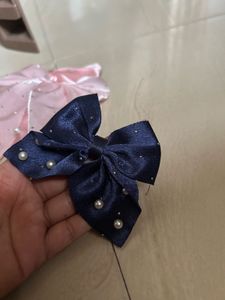 Set of 4 Pearl Bow Hair Clips