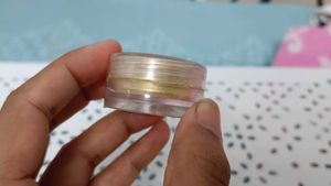 Shimmery Gold Pigment eyeshadow &amp; body