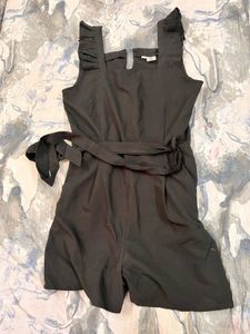Chic Black Jumpsuit with Ruffle Sleeves