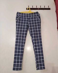 Trendy Plaid Pants 👖
