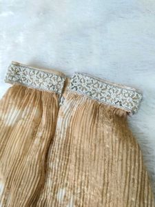 Stylish Top &amp; Bottom Set For Girls