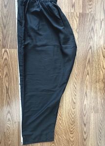 Black plazzo