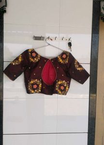 Elegant Embroidered Ethnic lehanga , blouse and du
