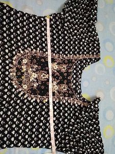 Elegant Black &amp; White Embroidered Kurti Set of 2
