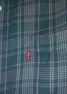 Levi's Men's Plaid Button-Down Shirt