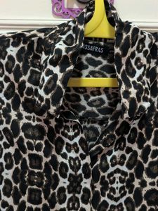 Stylish Leopard Print Tunic Top with Belt