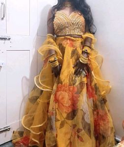 Floral Lehenga Choli Set can be stichable