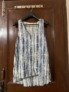 Blue &amp; White Printed Sleeveless Top