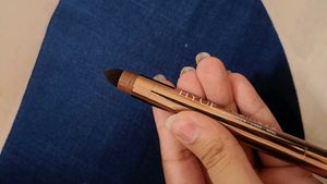 3 in one HYUE AmplifeEYE Eyeshadow Liner Kohl