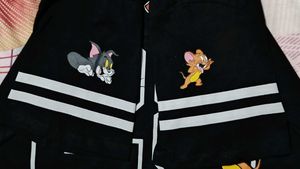 Varsity/Jersey-Style Tom &amp; Jerry Unisex T-shirt