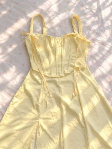 Stylish Yellow Summer Dress🥂