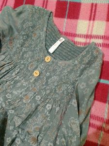 Floral Print top with Wooden Buttons