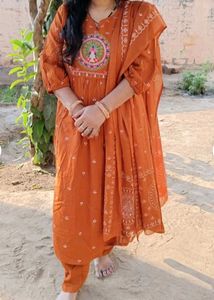 ETHNIC Orange Kurta Set with Dupatta
