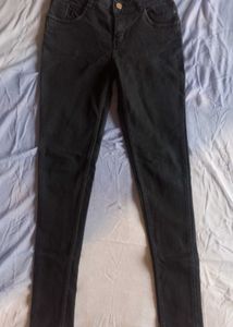 Classic Black Denim Skinny Jeans