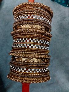 BRIDAL PARTY WEAR BANGLE SET