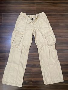 H&amp;M Khakhi cargo pants