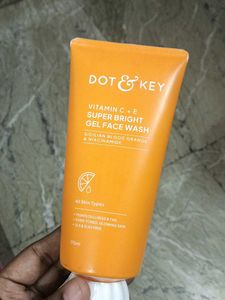 Dot & Key Vitamin C+E Gel Face Wash