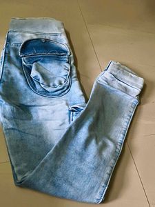 Light Wash High-Waisted Jeans