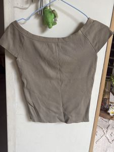 Off-Shoulder Ribbed Crop Top