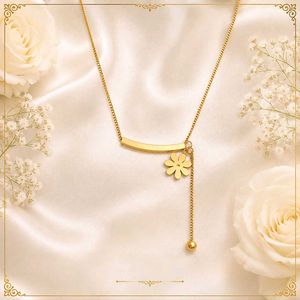 Elegant Gold Flower Pendant Necklace