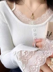 Chic Lace Trim Ribbed Top