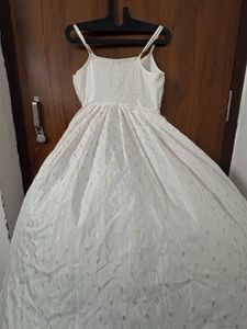 Zudio Elegant White &amp; Gold Embroidered Gown with a