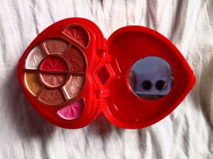 Heart-shaped Eyeshadow Palette