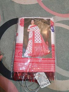 Elegant White &amp; Red Paisley Saree