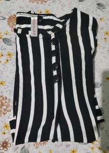 Chic Black &amp; White Striped Top