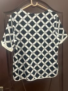 Black and White Geometric Print Top