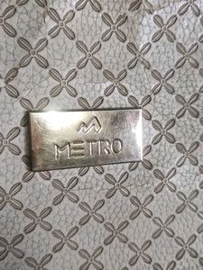 metro, tommy Hilfiger bags