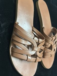 Chic Tan Strappy Flat Sandals
