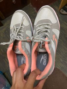 Lightweight Sport Shoes for Everyday Comfort