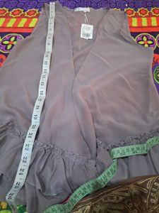 Elegant Flowy Top - Perfect for Any Occasion