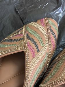 Embroidered Jutti Flats