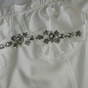 White square neck puff crop top with rhinestones🪞