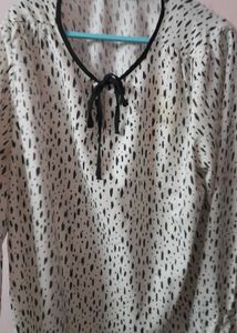 Stylish Printed Top with Tie-Neck