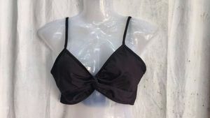 Chic Twisted Crop Top