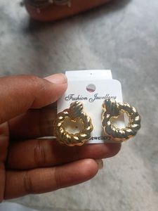 Stylish Gold Tone Hoop Earrings